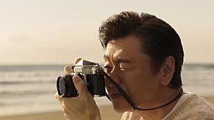 「桑田佳祐、損保ジャパンの新CMが放映開始　ソフトクリームをぶつけられて「ちべたい！」」