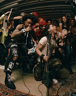 「スクリレックス、スウェイ・リー＆Siiickbrainとのコラボ曲「Too Bizarre」解禁」