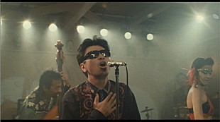 「桑田佳祐が監督・音楽を務めた映画『稲村ジェーン』Blu-ra＆DVDのスポット映像公開　ラジオでは2週連続特集」