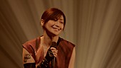 鬼束ちひろ「鬼束ちひろ、最新曲「書きかけの手紙」ライブ映像を公開」1枚目/4