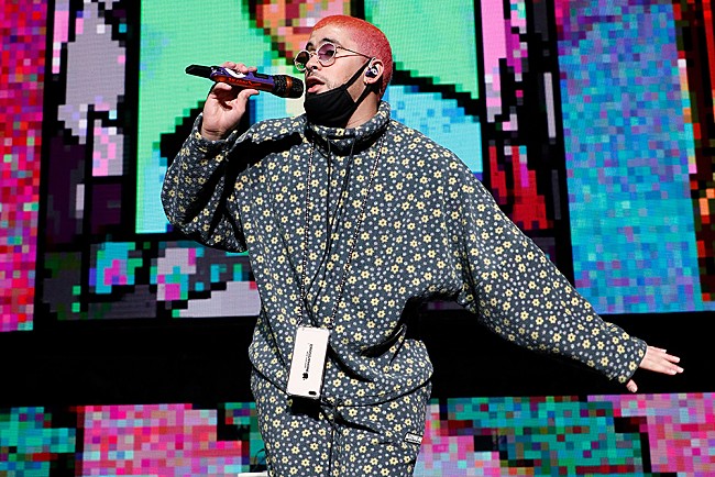 「【2021 #BBMAs】バッド・バニー/カロルGのパフォーマンスが決定」1枚目/1