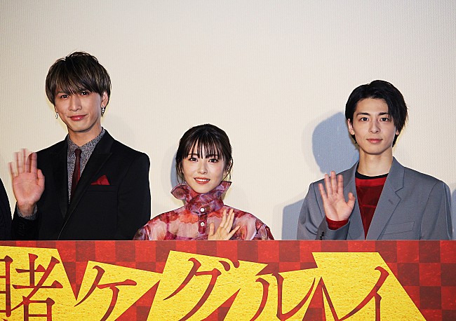 「浜辺美波「体操着姿、要りますか？」　森川葵「自分でＳＮＳとかに載っけていた」」1枚目/1