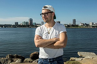 「ジャック・アントノフ、テイラー・スウィフトとの【グラミー賞】受賞やブルース・スプリングスティーンとの共演について語る」