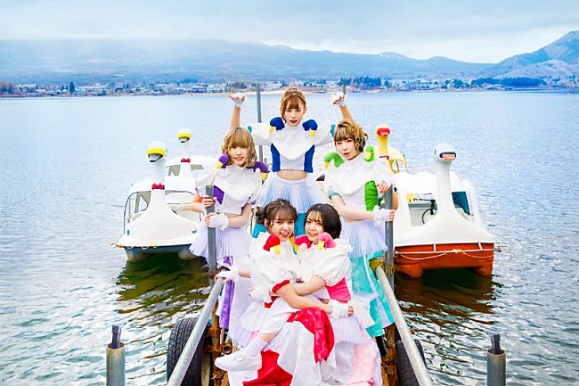 「豆柴の大群、“#ワンシーズン～掴み取れ一夏の思い出～”開催を発表＆“『WOW!!シーズン』超絶最速全曲先行試聴会”も開催」1枚目/2