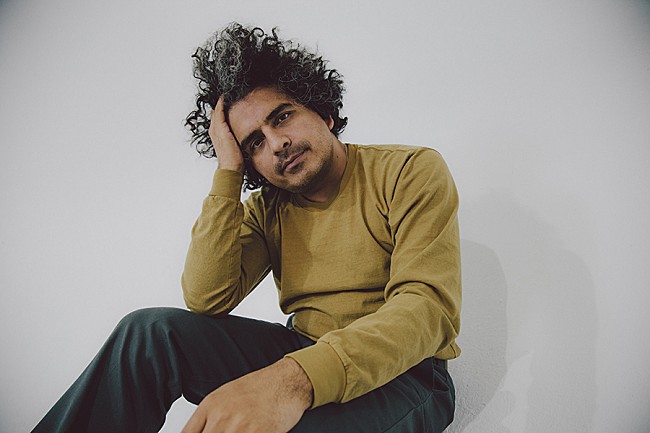 「エラード・ネグロ、＜4AD＞移籍第一弾アルバムが10/22発売決定＆新曲「Gemini and Leo」解禁」1枚目/2