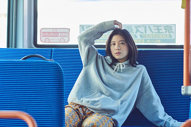 「門脇更紗、メジャーデビュー後初の有観客ワンマンライブ開催決定、TVアニメ『セスタス』ED曲「きれいだ」アカペラ映像公開」1枚目/4