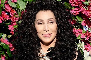 「シェール、TikTok初投稿でプライド月間を祝う」