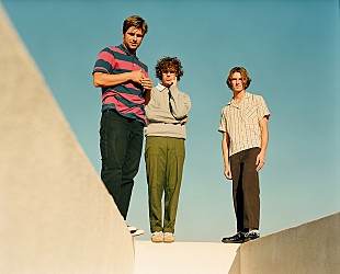 「オールモスト・マンデー、最新EPから夏にぴったりなポップ・ソング「til the end of time」のMV公開」