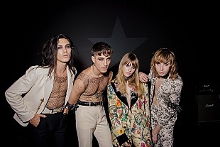 「マネスキン、独特の世界観が具現化された「アイ・ワナ・ビー・ユア・スレイヴ」のMV解禁」