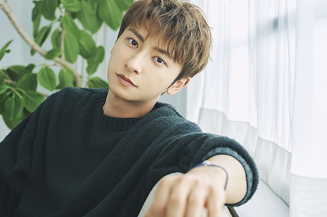 與真司郎「與真司郎（AAA）の新連載がwith onlineでスタート　テーマは人生相談」1枚目/2