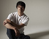 「山崎まさよし、デビュー25周年イヤーを締め括るニューアルバムをリリース」1枚目/3