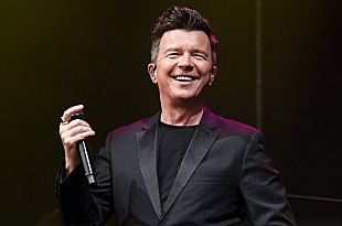 「リック・アストリー、「ギヴ・ユー・アップ」MVが10億再生突破」