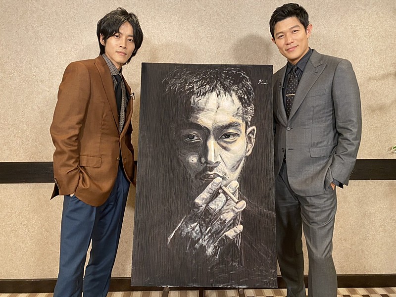 鈴木亮平が描いた“日岡”松坂桃李が入場者特典に 『孤狼の血 LEVEL2
