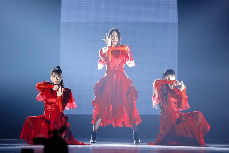 ＜ライブレポート＞Perfume、ファンとの絆が最高のグルーヴを生んだ1年半ぶりの有観客ライブ【Perfume LIVE 2021 [polygon wave]】