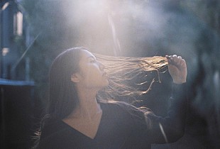 「阿部真央、9/11にYouTube Liveで約1年ぶりのオンライン生配信ライブ決定」