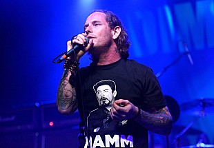 「スリップノットのコリィ・テイラーが新型コロナ陽性「ワクチン接種を受けているから心配はしていない」」