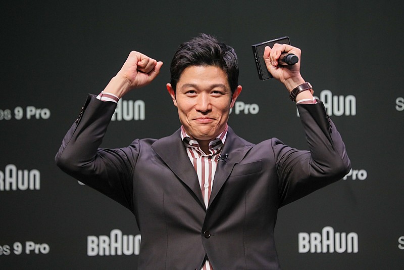 「鈴木亮平“夕方ヒゲ、ゼロ”達成に喜び　「朝撮った顔と夜撮った顔がつながらない」」1枚目/1