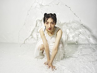 「春ねむり『Live on KEXP at Home』出演時のパフォーマンス映像公開」