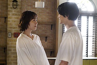 「「推しの王子様」“泉美”比嘉愛未が“航”渡邊圭祐に告白　「鍵を締めてキスする航くんがヤバ過ぎる」」