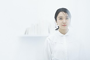 「上白石萌音が書店員に、新曲「スピン」のMV公開」