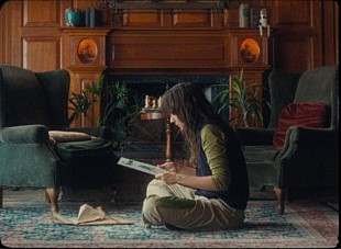 「コートニー・バーネット、新ALから「Write A List Of Things To Look Forward To」のMV公開」