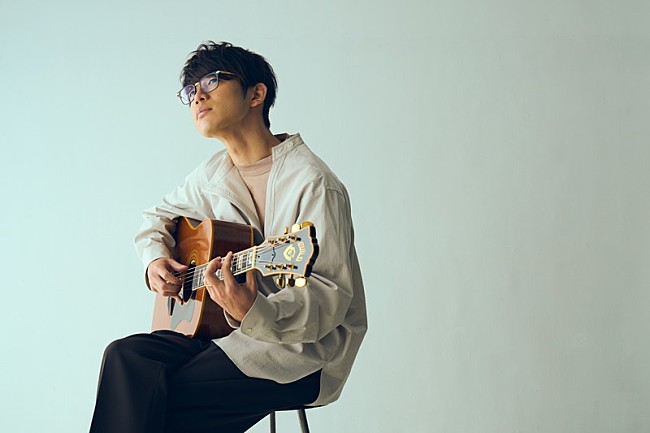 川崎鷹也「川崎鷹也、初のメジャーアルバム『カレンダー』12月リリース　リード曲は「魔法の絨毯」に続く自身のラブソング」1枚目/3