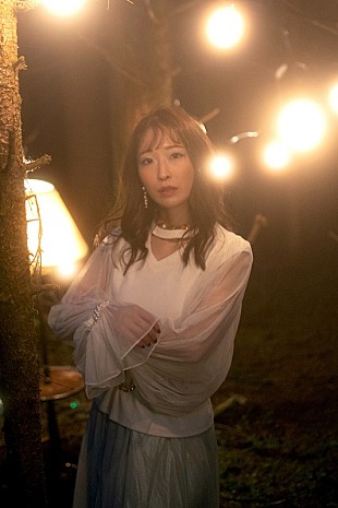 「HALLCA、幻想感漂う「Labyrinth」ミュージックビデオを公開」