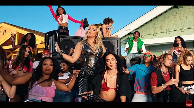 「デヴィッド・ゲッタ、ビービー・レクサ/タイ・ダラー・サイン/エイ・ブギー・ウィット・ダ・フーディとの豪華コラボ曲「Family」のMV解禁」1枚目/3