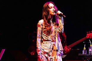 「＜ライブレポート＞安田レイが「大切な“あなた”」に届けた特別な日　JQ（Nulbarich）も登場したビルボードライブ東京公演」