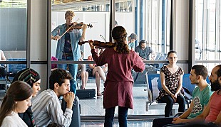 「映画『クレッシェンド　音楽の架け橋』本予告編＆山田洋次監督らのコメント到着」