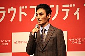 「草なぎ剛「失敗してもみんなで助け合える社会に」 来年の抱負は「新しい自分の表現を見付けたい」」1枚目/1
