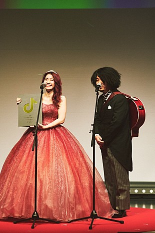 「なかねかな、「＃モテすぎて草誘ってて森」が「TikTok流行語大賞2021」大賞を受賞」