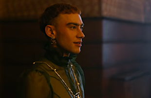 「イヤーズ＆イヤーズ、ギャランティスとの新曲「Sweet Talker」MVで華やかな舞踏会を駆け回る」