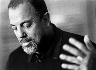 「ビリー・ジョエル、ソロ・デビュー50周年を記念したムック本発売決定 」