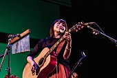 矢井田瞳「＜ライブレポート＞矢井田 瞳、初のクリスマスライブで小田和正との共作曲「恋バス」ほか17曲を披露」1枚目/5