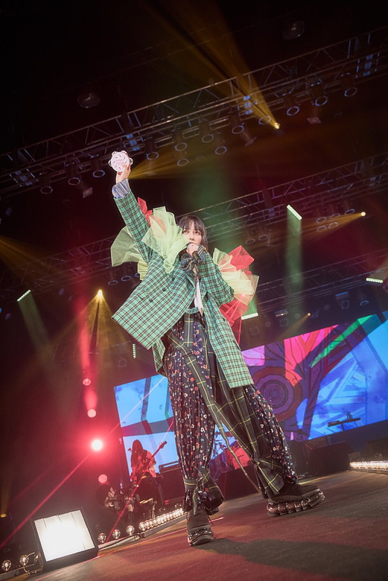 のん、最初で最後となるZepp Tokyoライブを開催「良いお年を！」