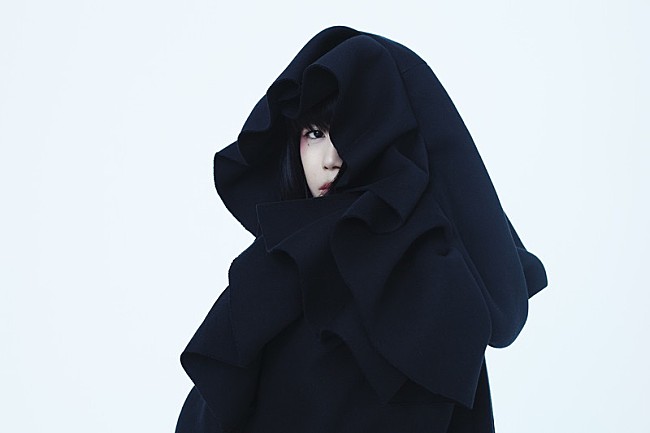 「やくしまるえつこ、NHK人気経済ドキュメント『欲望の資本主義』2022年最新版でも語り担当」1枚目/2