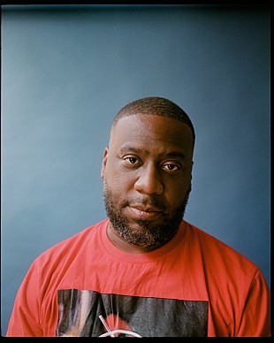 「ロバート・グラスパー、ニューAL『ブラック・レディオ3』完成＆先行トラック「Black Superhero」のMV公開」