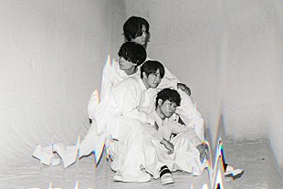 「EASTOKLAB、最新アルバム『Ai』を異なる視点から提示するアルバム『Ai - Bedside Remix』リリース」