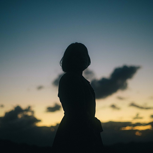 「優河、『妻、小学生になる。』主題歌「灯火」配信スタート＆ニューアルバム3月リリース」1枚目/2