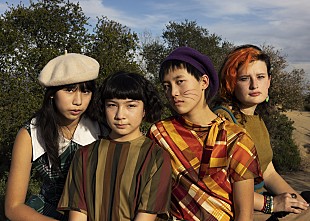 「ザ・リンダ・リンダズ、デビューAL『Growing Up』発売決定＆タイトル曲解禁」