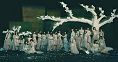 櫻坂46「櫻坂46、春を象徴する新アーティスト写真を公開　ニューシングル『五月雨よ』4月リリース」1枚目/1