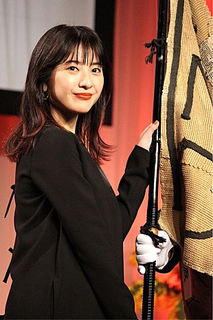 「吉高由里子「自分よりも長生きする作品に」　主演ドラマ「最愛」が「総務大臣賞」を受賞」