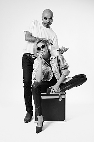 「メロディ・ガルドー、キャリア初となる全編ピアノ＆デュオによる新作リリースへ」