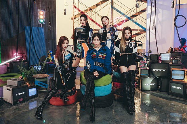 ITZY「ITZY」6枚目/6