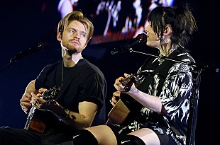 「ビリー・アイリッシュ＆フィニアス、故テイラー・ホーキンスの死を悼む「ひどく痛ましいこと」」