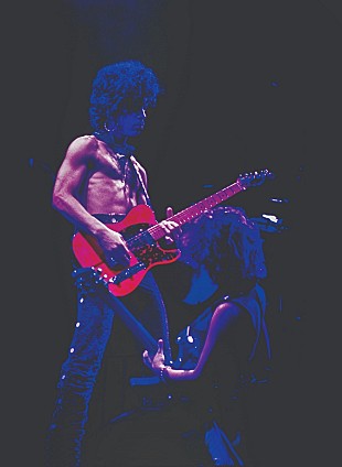 「プリンス＆ザ・レヴォリューション、『ライヴ 1985』から「Let’s Go Crazy」が先行配信」