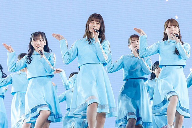 日向坂46「日向坂46にとって初＆人数制限なしでの東京ドーム公演、小坂菜緒が復帰し新曲「僕なんか」初披露」1枚目/32