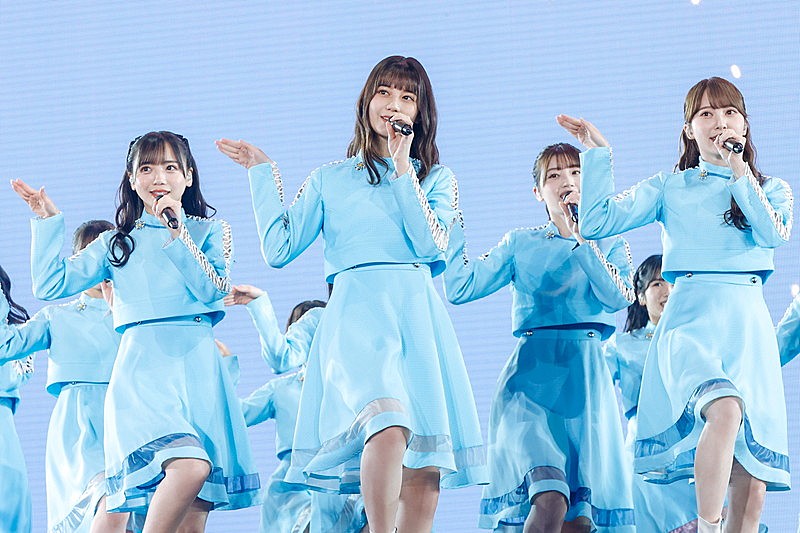 日向坂46にとって初＆人数制限なしでの東京ドーム公演、小坂菜緒が復帰し新曲「僕なんか」初披露 