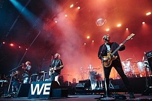 「＜コーチェラ2022現地レポ＞アーケイド・ファイア、世界屈指のライブ・バンドの底力を見せつけたサプライズ・セット」